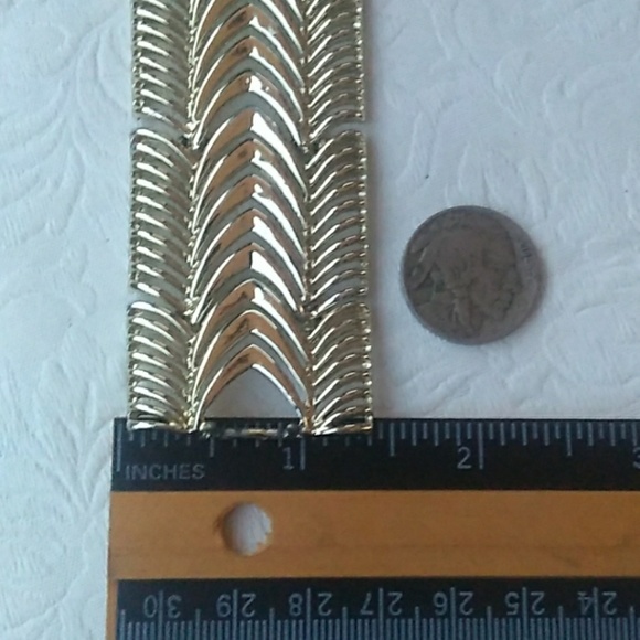 MIDCENTURY Coro Pegasus Chevron PanelLink Bracelet - Picture 3 of 8